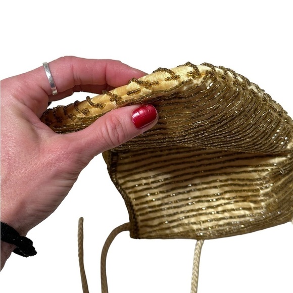 Vintage Le Regale Gold Beaded Cocktail Purse. Perfect for New Years🥂🎉🎊 - Picture 8 of 16